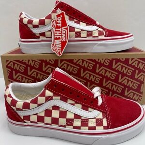 Vans WMNS Old Skool
(Primary Check) Rng Red/White Sneakers
VN0A38G1P0T